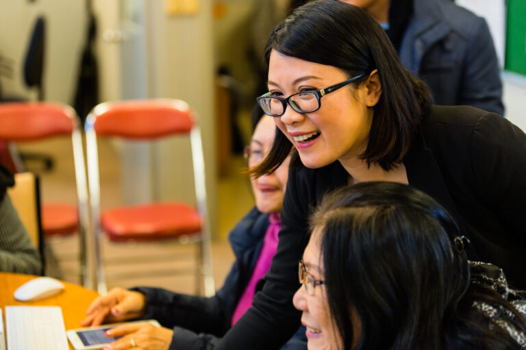 Digital Mentor support older Vietnamese community members to learn digital skills